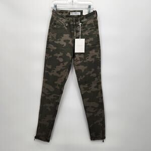 NWT KanCan Camo Denim Estilo Skinny Zippered Leg Women's Jeans 24